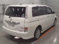 Toyota ISIS лот № 10254 оценка 3.5  с аукциона в Японии 1