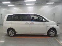 Toyota ISIS лот № 10254 оценка 3.5  с аукциона в Японии 2