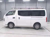Nissan CARAVAN VAN лот № 30015 оценка 4  с аукциона в Японии 3