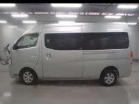 Nissan CARAVAN VAN лот № 33162 оценка 3.5  с аукциона в Японии 3