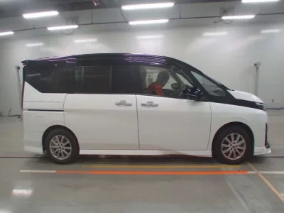 Nissan SERENA  с аукциона в Японии