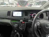 Toyota ISIS лот № 10260 оценка 3.5  с аукциона в Японии 8