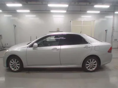 Toyota CROWN  с аукциона в Японии