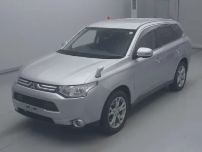 Mitsubishi OUTLANDER  с аукциона в Японии
