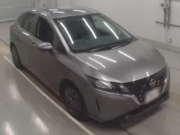 Nissan NOTE лот № 30001 оценка 4  с аукциона в Японии 4