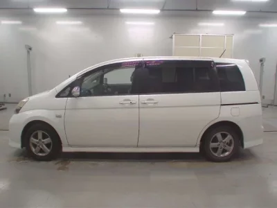 Toyota ISIS  с аукциона в Японии