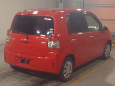 Toyota SPADE  с аукциона в Японии