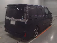 Toyota VOXY лот № 30004 оценка 3.5  с аукциона в Японии 1