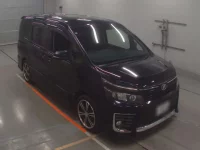 Toyota VOXY лот № 30004 оценка 3.5  с аукциона в Японии 4