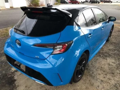 Toyota COROLLA SPORT  с аукциона в Японии