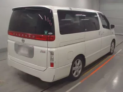 Nissan ELGRAND  с аукциона в Японии
