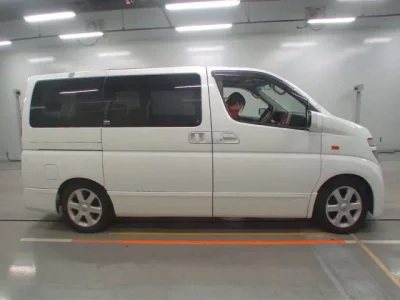 Nissan ELGRAND  с аукциона в Японии