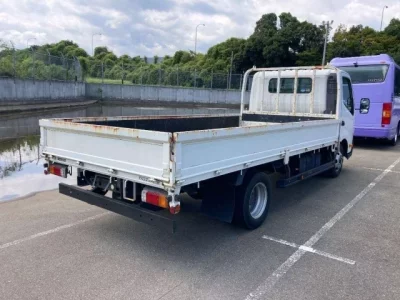 Toyota DYNA  с аукциона в Японии