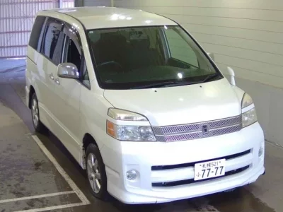 Toyota VOXY  с аукциона в Японии