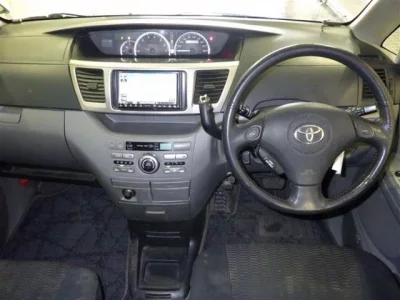 Toyota VOXY  с аукциона в Японии