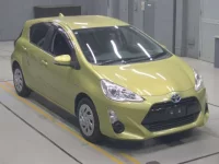 Toyota AQUA лот № 30040 оценка 3  с аукциона в Японии 4