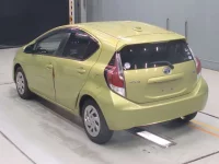 Toyota AQUA лот № 30040 оценка 3  с аукциона в Японии 5