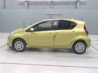 Toyota AQUA лот № 30040 оценка 3  с аукциона в Японии 3