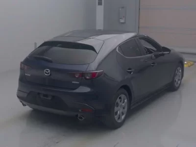 Mazda MAZDA3  с аукциона в Японии