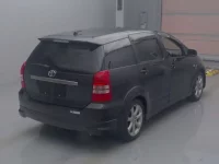 Toyota WISH лот № 7104 оценка 3.5  с аукциона в Японии 1