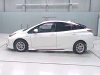 Toyota PRIUS лот № 30044 оценка 3.5  с аукциона в Японии 3