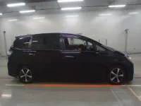 Toyota WISH лот № 30022 оценка 4  с аукциона в Японии 2
