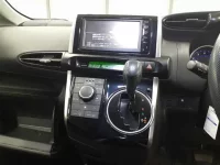 Toyota WISH лот № 30022 оценка 4  с аукциона в Японии 8