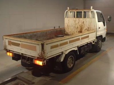 Toyota DYNA  с аукциона в Японии