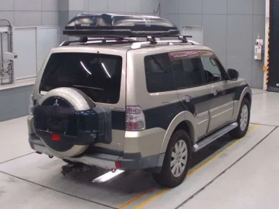 Mitsubishi PAJERO
