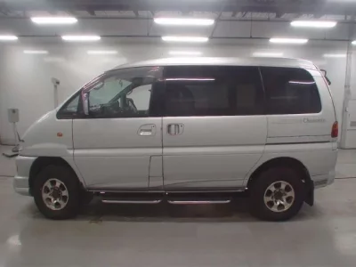 Mitsubishi DELICA  с аукциона в Японии
