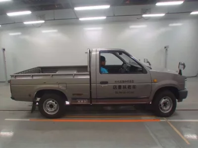 Nissan DATSUN PICKUP  с аукциона в Японии