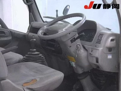 Toyota DYNA  с аукциона в Японии