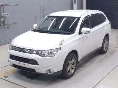Mitsubishi OUTLANDER  с аукциона в Японии
