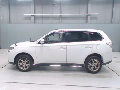 Mitsubishi OUTLANDER  с аукциона в Японии