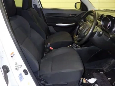 Suzuki SWIFT  с аукциона в Японии