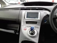 Toyota PRIUS лот № 30043 оценка R  с аукциона в Японии 8