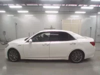 Toyota CROWN лот № 30048 оценка 4  с аукциона в Японии 3