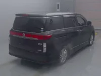 Nissan ELGRAND лот № 7148 оценка RA  с аукциона в Японии 1