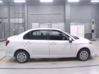 Toyota COROLLA AXIO лот № 30072 оценка 4  с аукциона в Японии 2