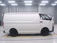 Toyota HIACE VAN лот № 30071 оценка 3.5  с аукциона в Японии 2