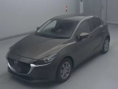 Mazda MAZDA2  с аукциона в Японии
