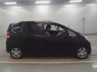 Honda FIT лот № 10355 оценка 3  с аукциона в Японии 2
