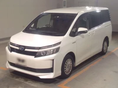 Toyota VOXY  с аукциона в Японии