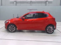 Mazda DEMIO лот № 30076 оценка 3  с аукциона в Японии 3