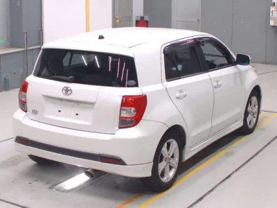 Toyota IST  с аукциона в Японии