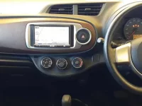 Toyota VITZ лот № 30078 оценка 3.5  с аукциона в Японии 8