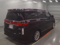 Nissan ELGRAND лот № 30062 оценка 4.5  с аукциона в Японии 1