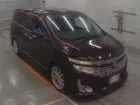 Nissan ELGRAND лот № 30062 оценка 4.5  с аукциона в Японии 4