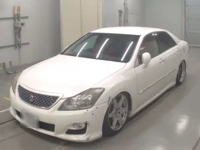 Toyota CROWN  с аукциона в Японии
