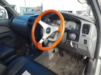 Toyota HILUX SURF лот № 30085 оценка 3.5  с аукциона в Японии 6